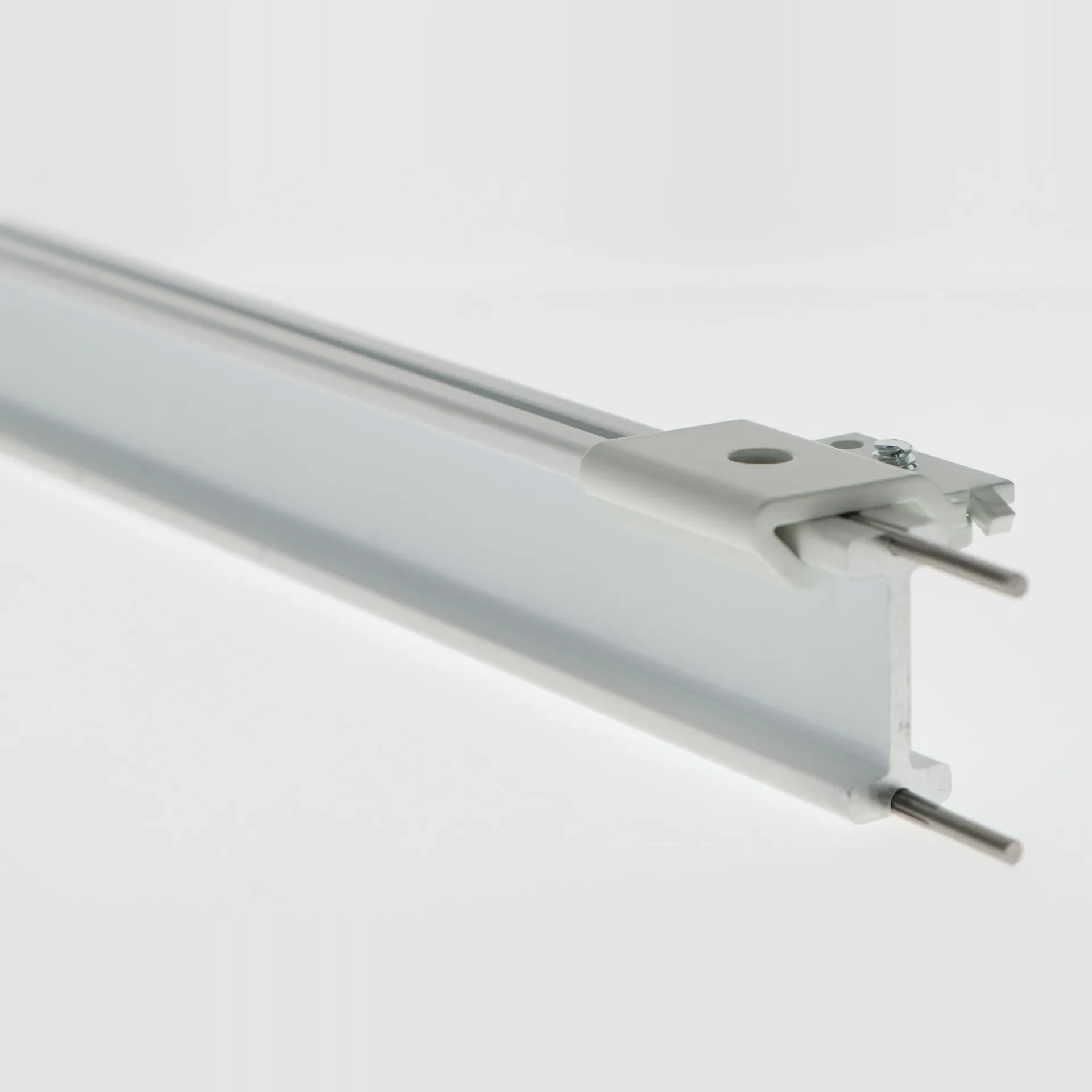Support Rail 330 Blanc, Simple — 2