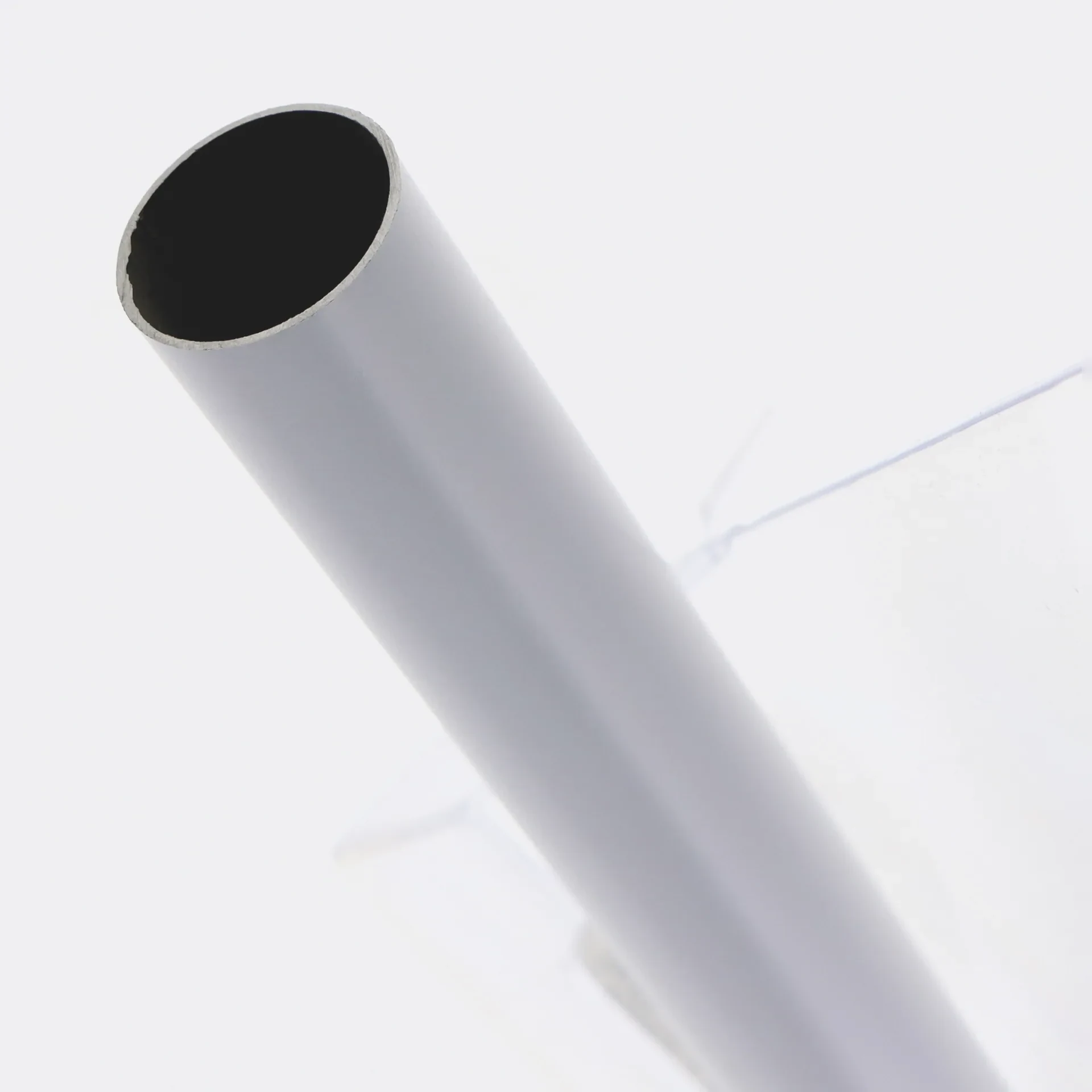 TUBE 28mm 1m50 BLANC MAT